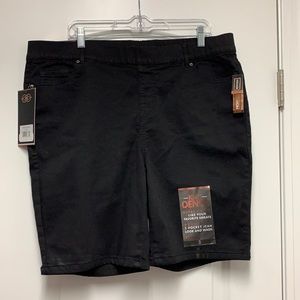 XL Black High Rise Pull on Bermuda 151 shorts